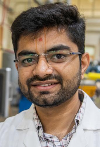  Engineering doctoral student and lead author Mehul Tank