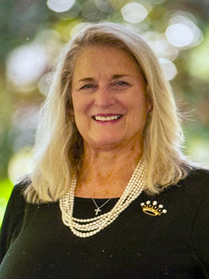 Headshot of Gwynn Virostek.